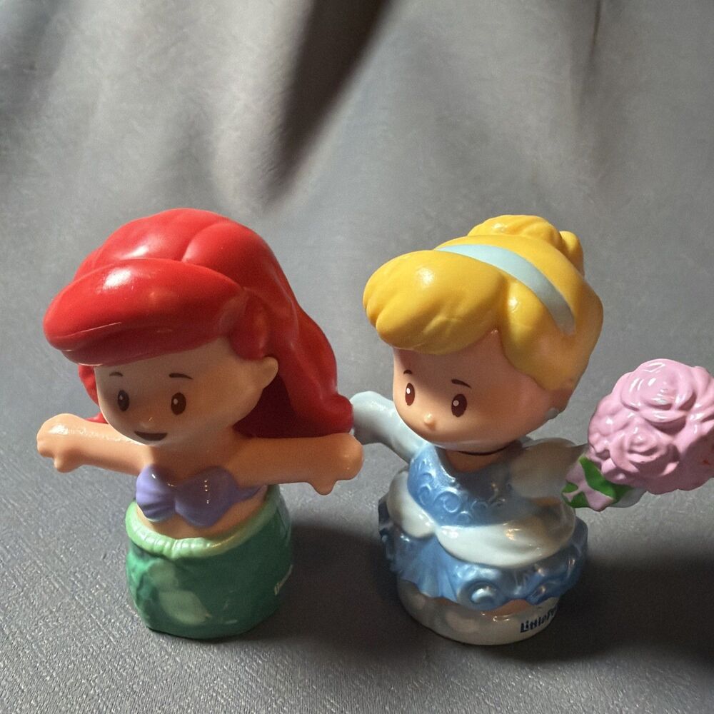Fisher Price Disney Princess Little People -  Mermaid Ariel Cinderella-L